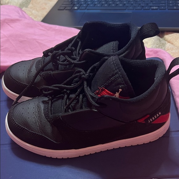Jordan Kids Black Sneakers with Red Highlights - Picture 1 of 2